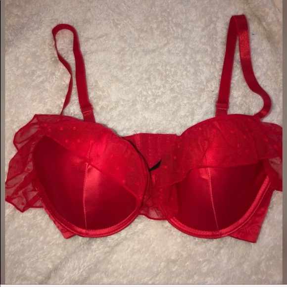 Red bra - Picture 5 of 5